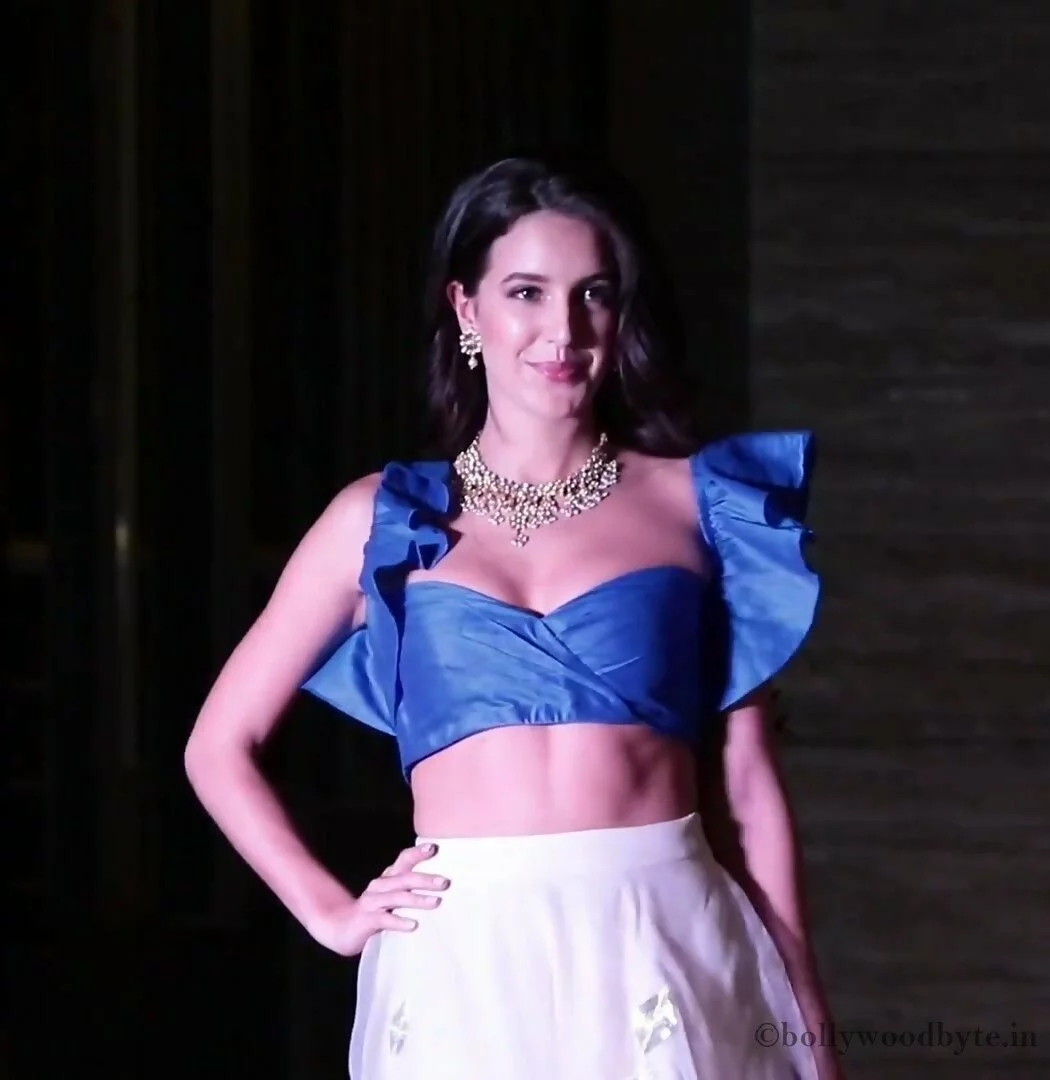 Isabelle Kaif at sonam kapoor sangeet ceremony