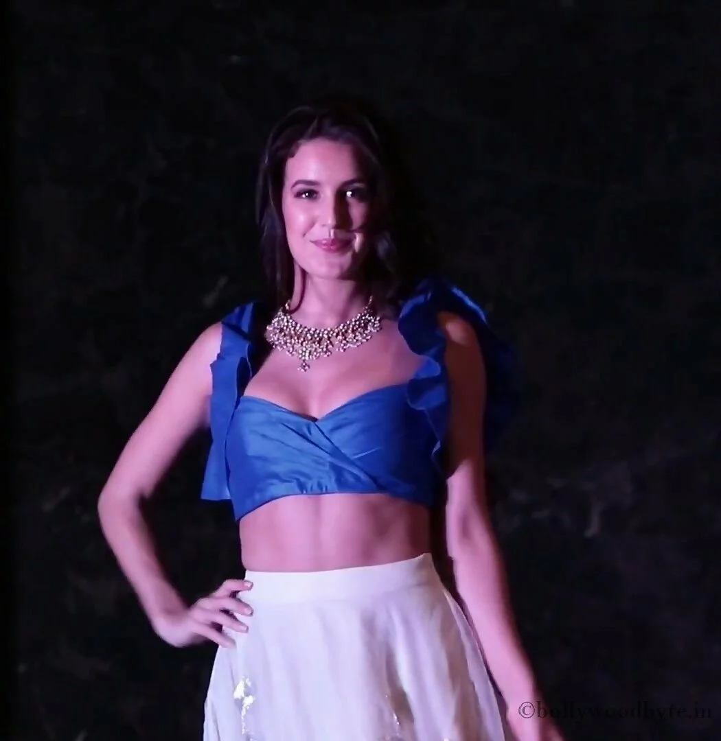 Isabelle Kaif at sonam kapoor sangeet ceremony